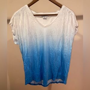 Liz Claiborne V-Neck T-Shirt